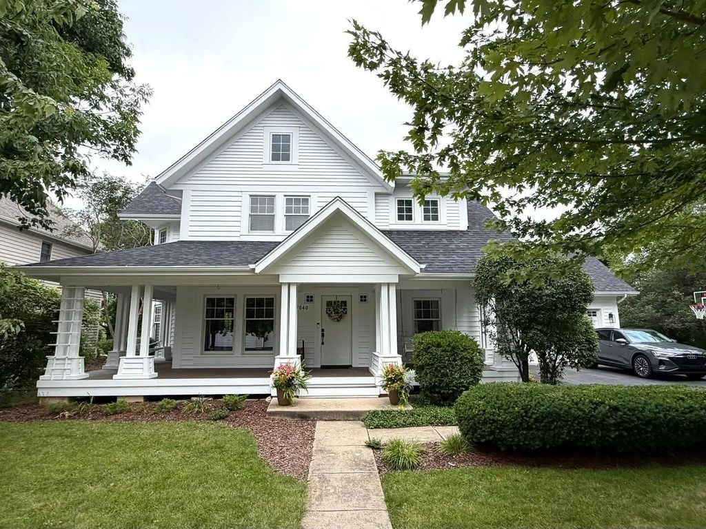 40w040 W Carl Sandburg Road, St. Charles