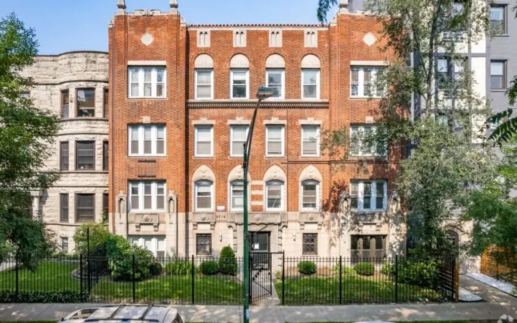5710 N Winthrop Avenue 303, Chicago