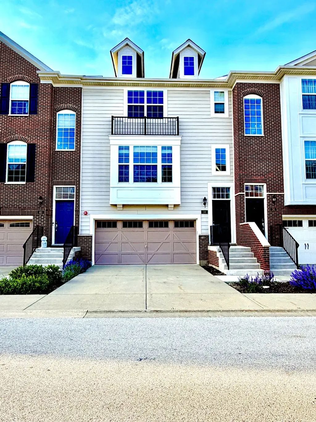38 Neri Drive, Schaumburg