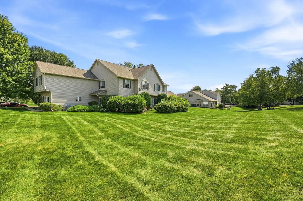2051 Village View Drive, Yorkville, 60560