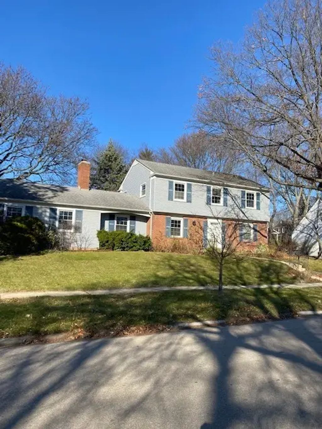 405 Blue Grass Court, Naperville