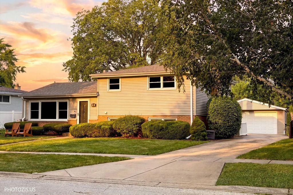 148 Jeffery Lane, Des Plaines