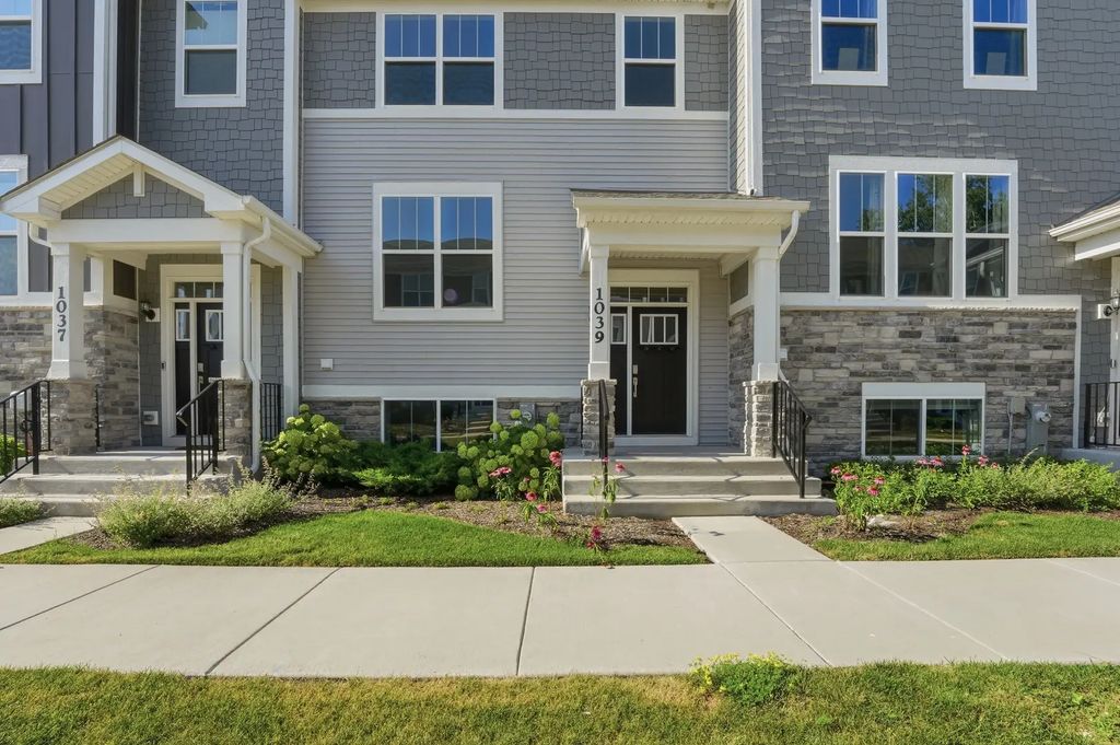 1039 Atterberg Road, South Elgin