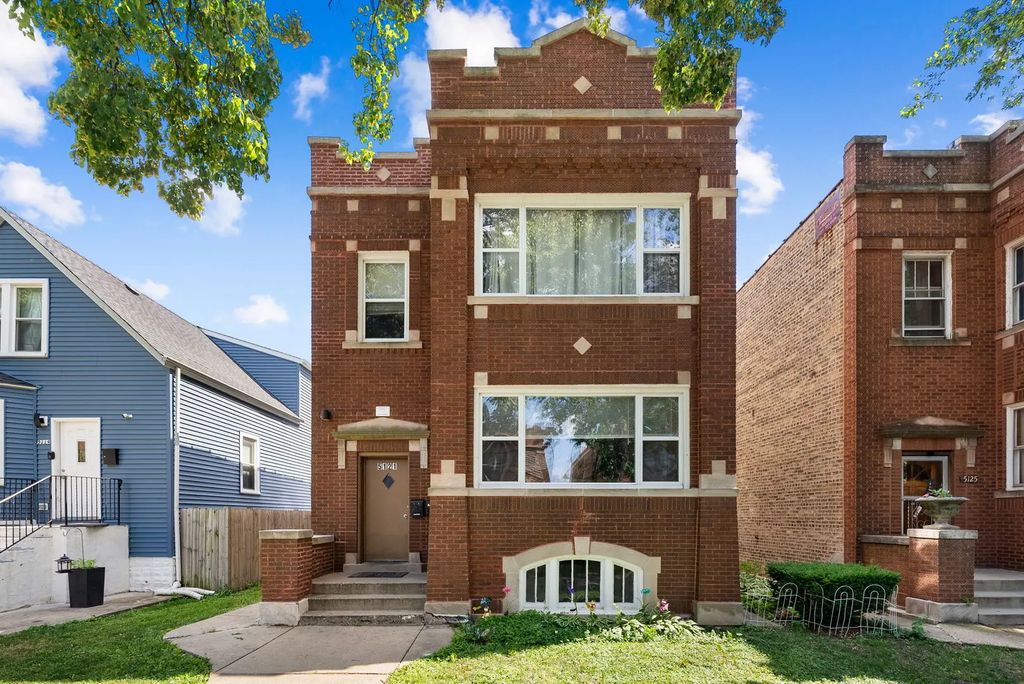 5121 W Henderson Street 2, Chicago