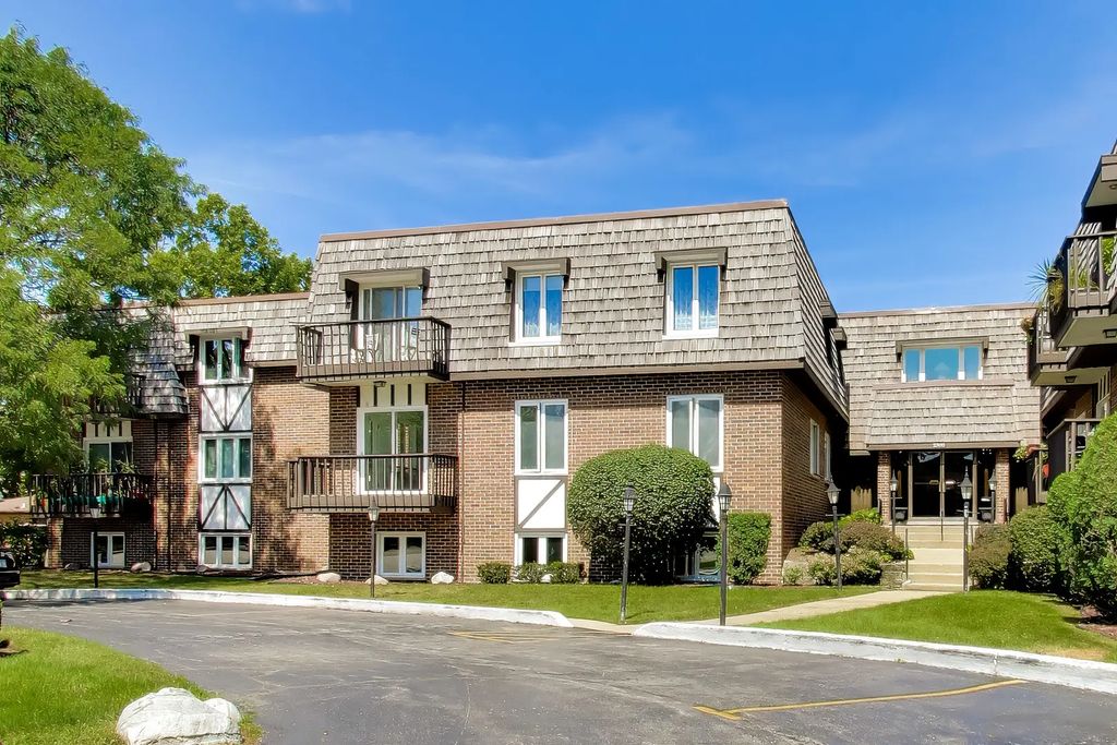2300 W Talcott Road 2c, Park Ridge