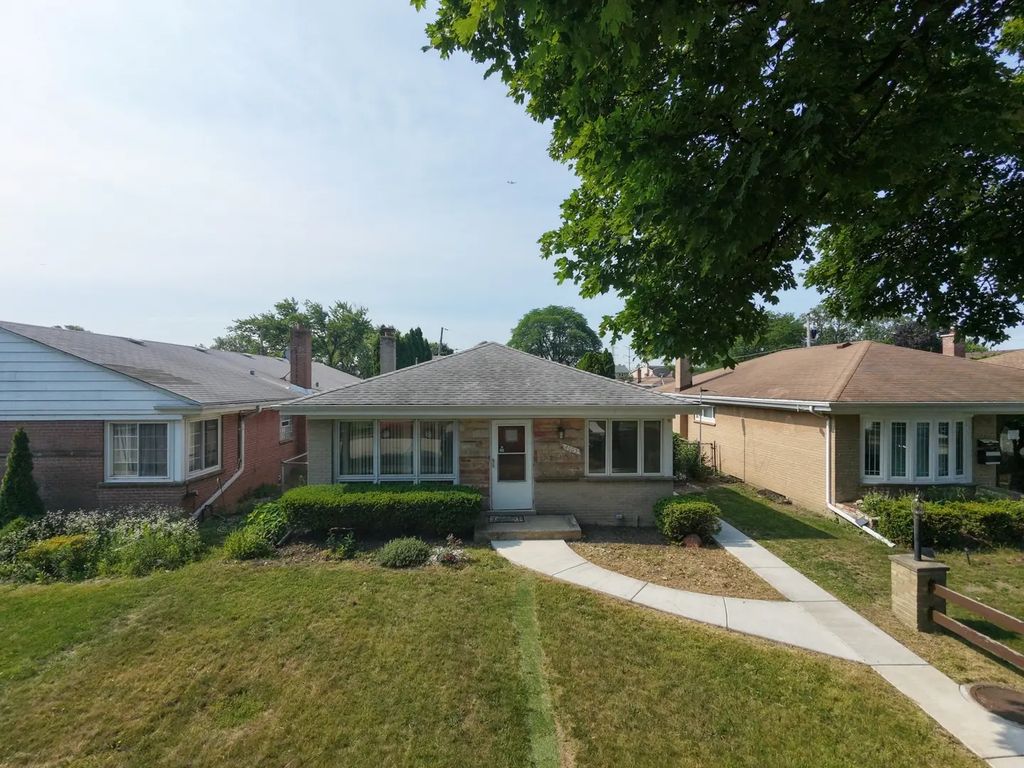 4605 Jerome Avenue, Skokie, 60076