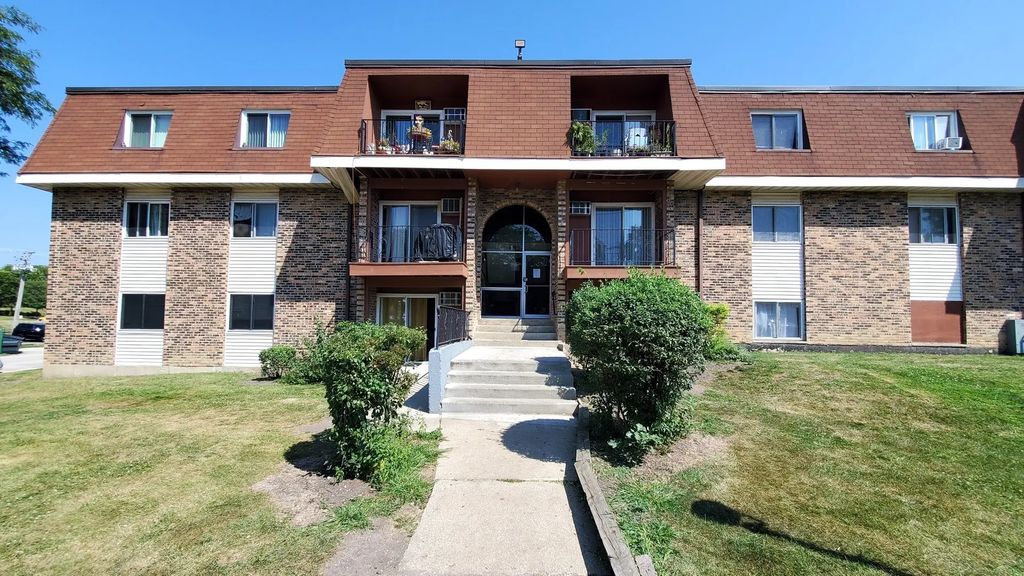 1195 Meadow Lane 214, Hoffman Estates