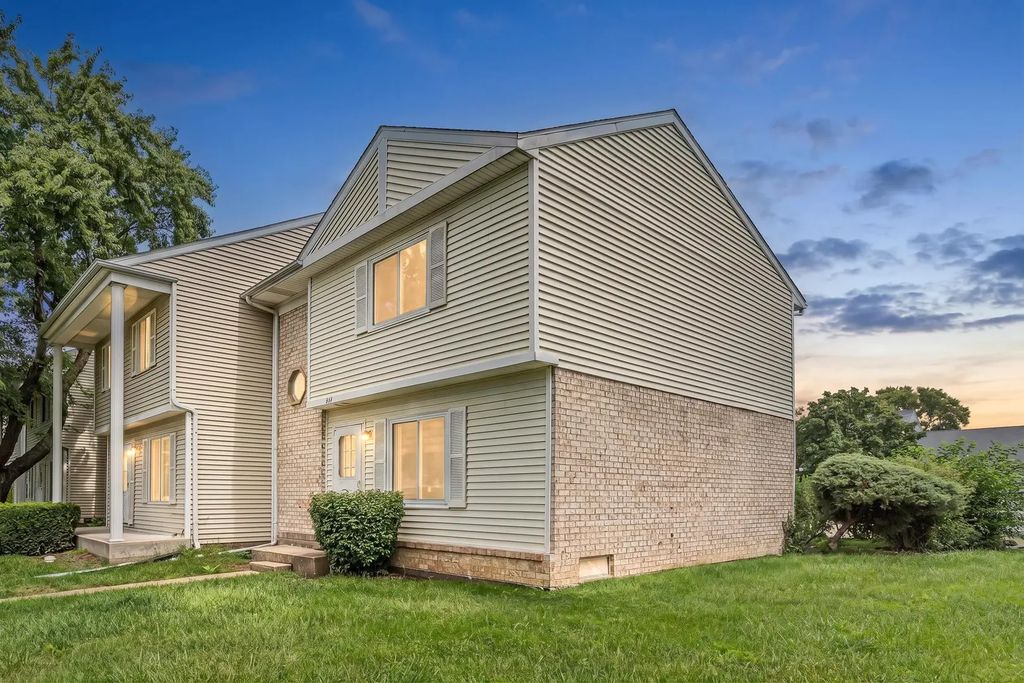 414 Gainsborough Court, Bolingbrook