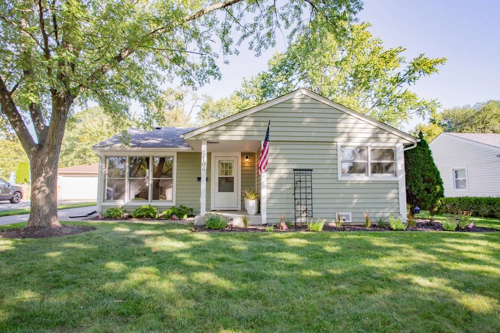 2106 Grouse Lane, Rolling Meadows