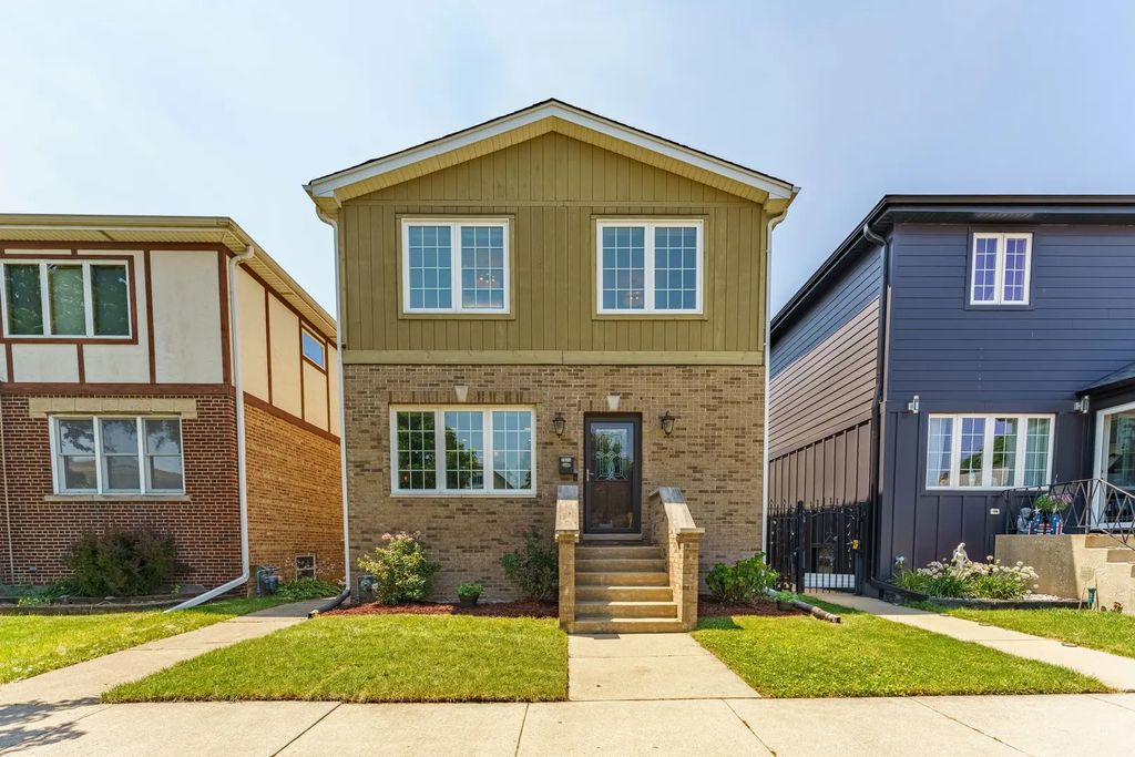 2030 N 72nd Court, Elmwood Park