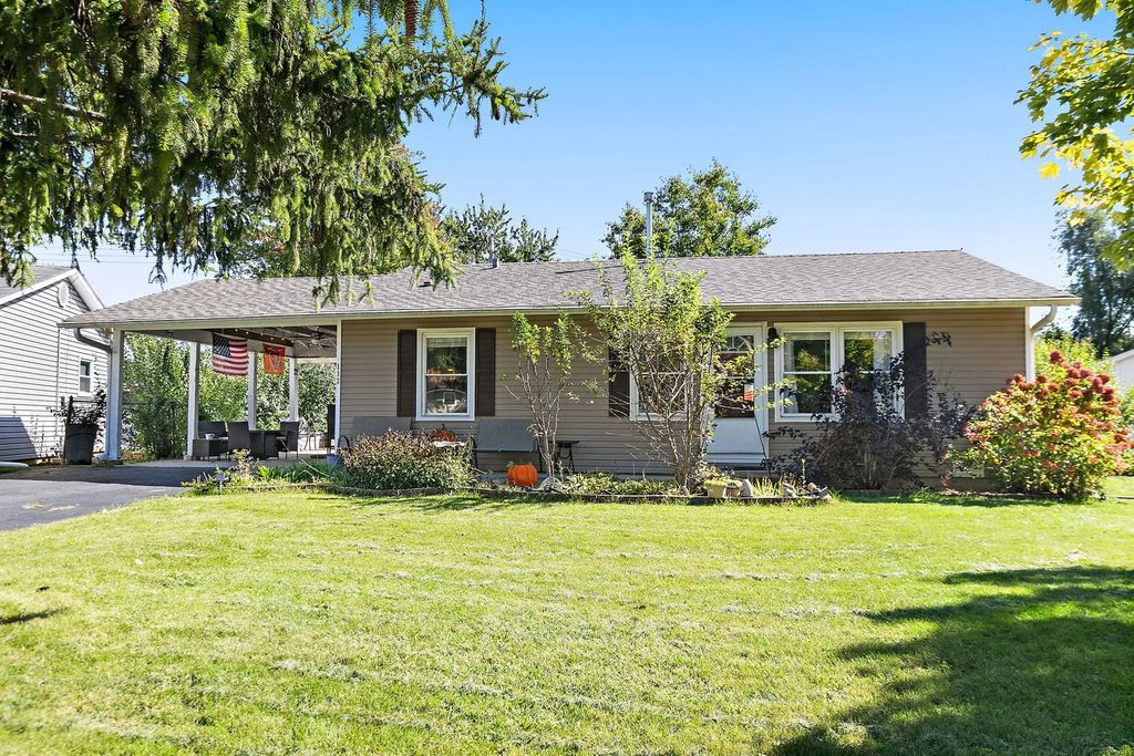 112 Mccabe Drive, Streamwood