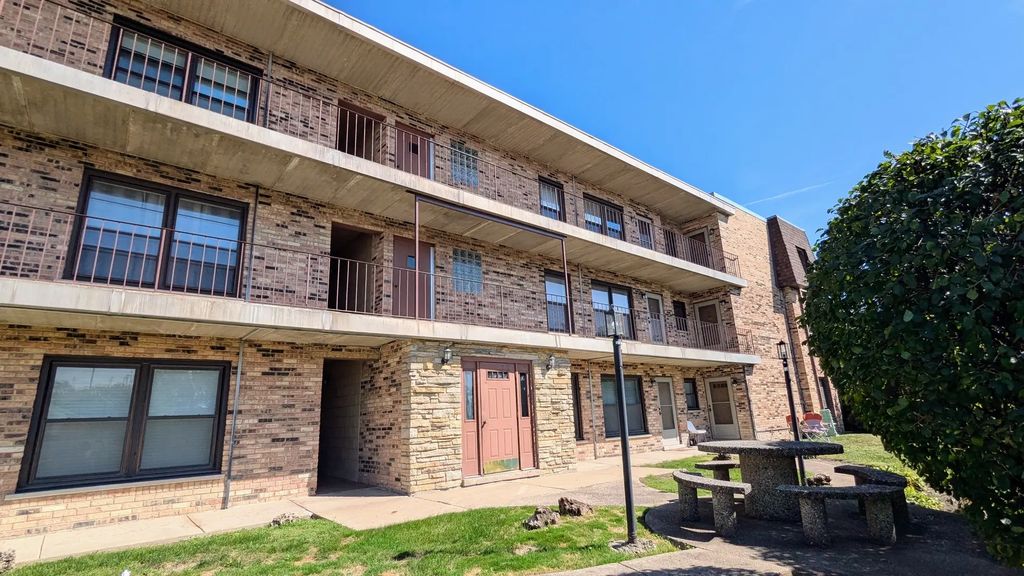 2610 Oakton Street 5w, Park Ridge