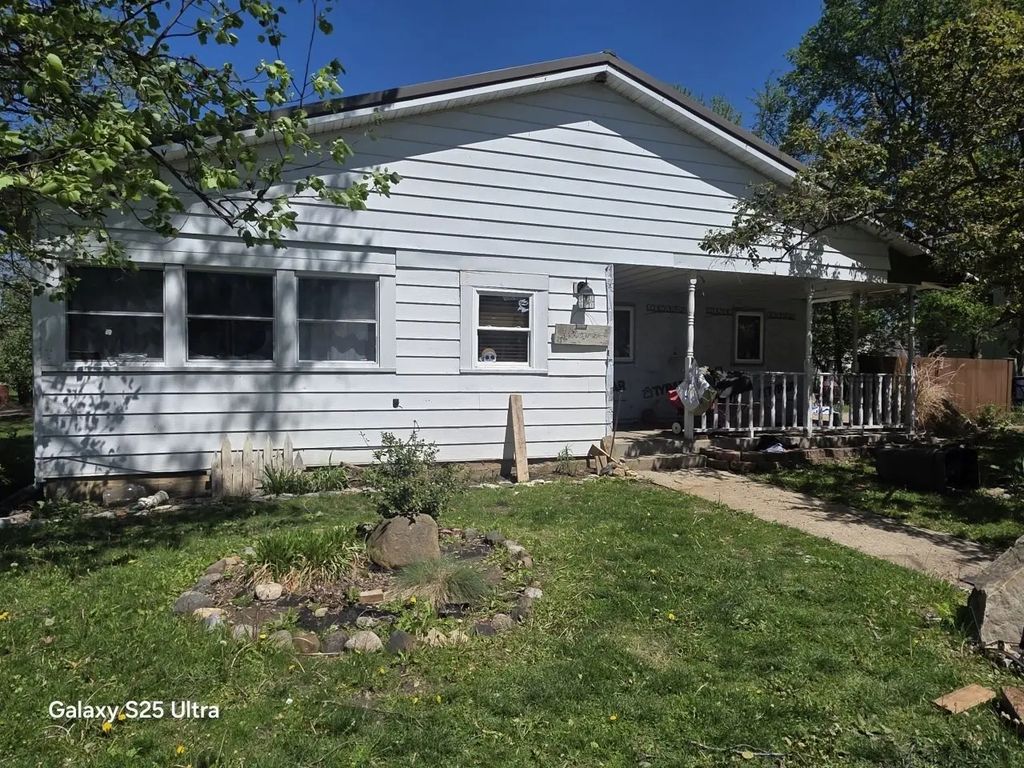 405 Marion Street, Warsaw