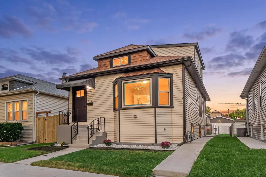 2231 N 73rd Avenue, Elmwood Park