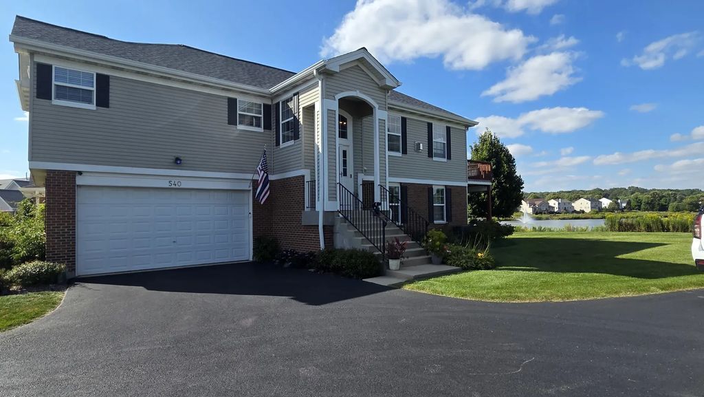 540 Legend Lane, McHenry