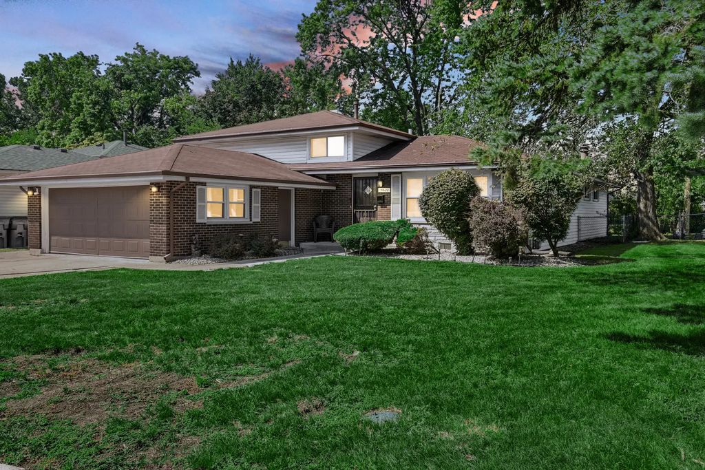 15622 Prince Drive, South Holland