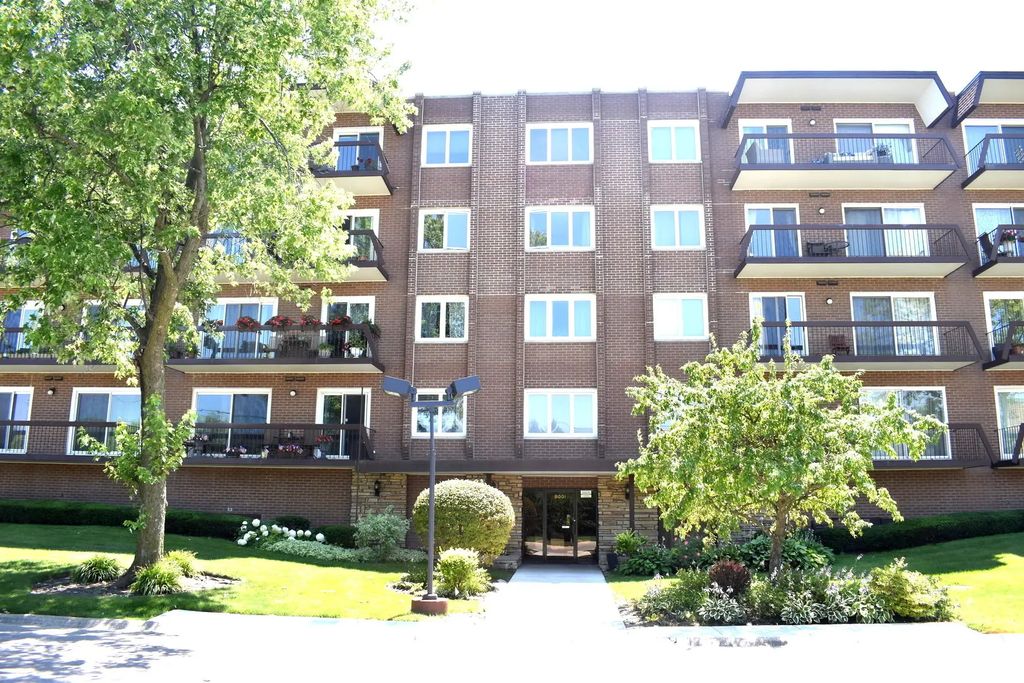 8001 W Courte Drive 310, Niles, 60714