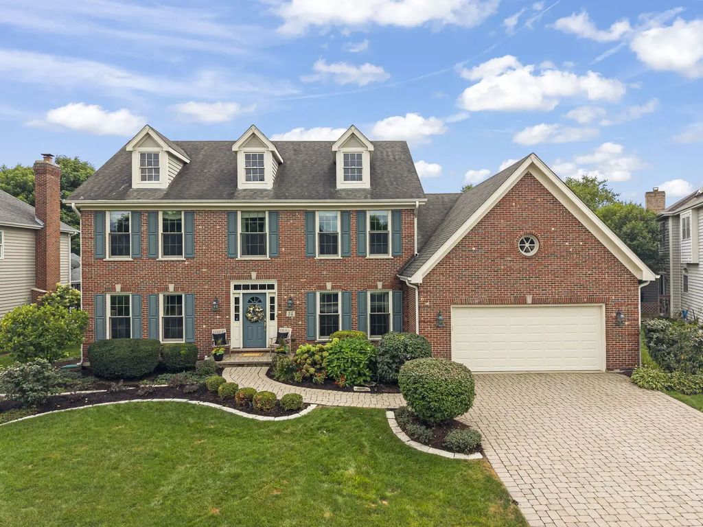 14 Marywood Trail, Wheaton