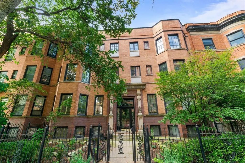 839 W Wellington Avenue 2, Chicago, 60657