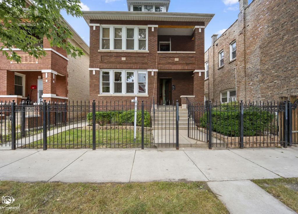 5332 S Maplewood Avenue, Chicago