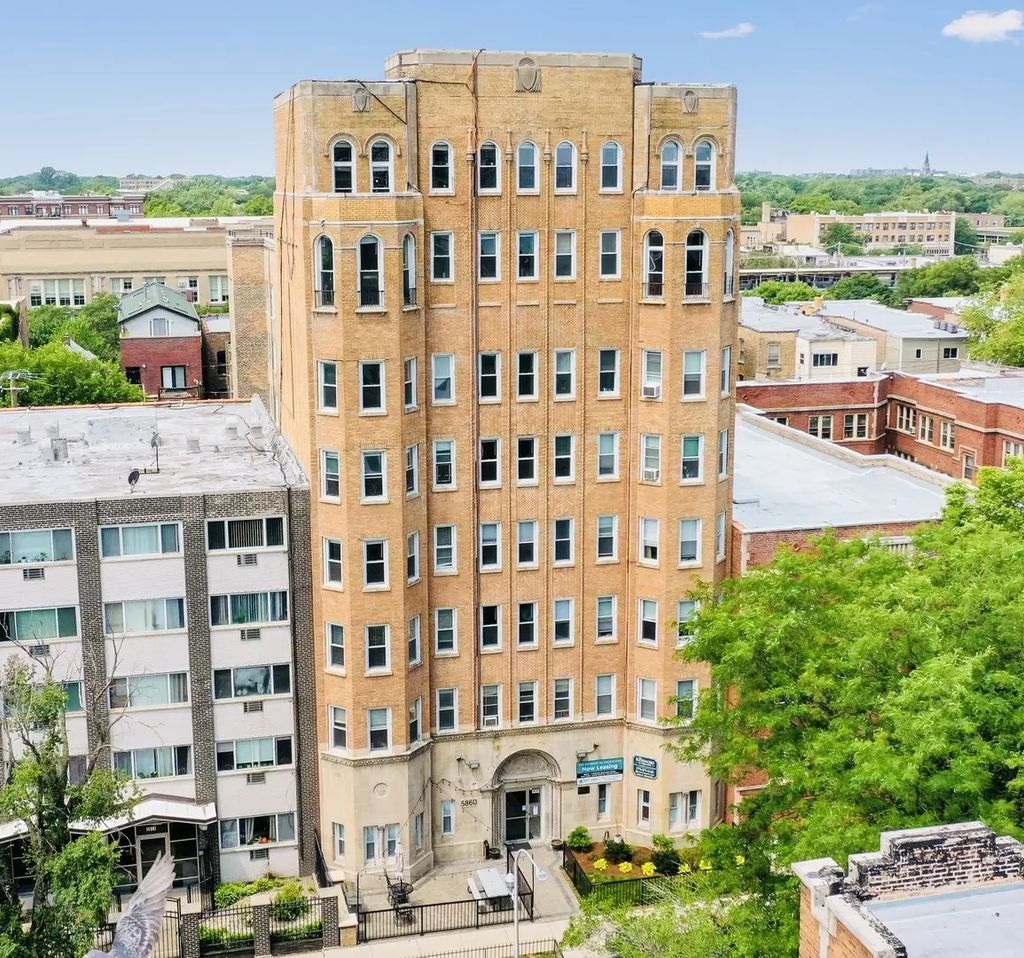 5860 N Kenmore Avenue 206, Chicago