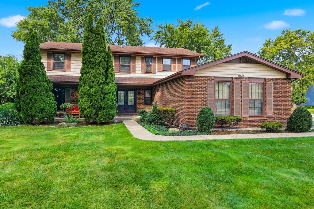 1222 Biscayne Drive, Elk Grove Village