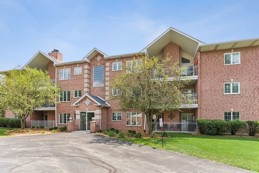 11535 Settlers Pond Way 3b, Orland Park