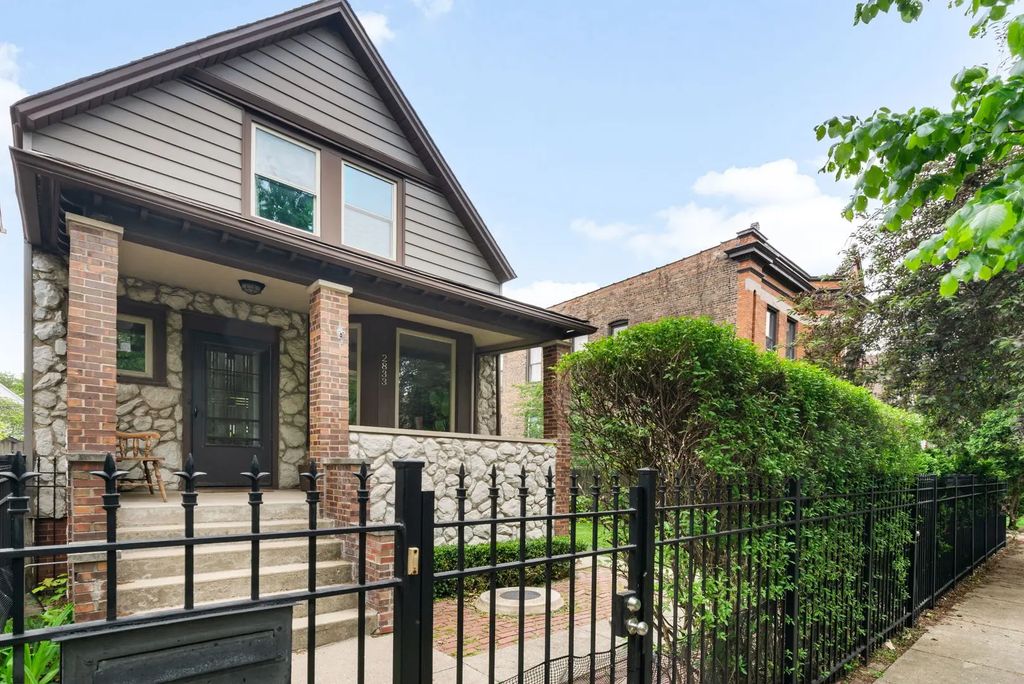 2833 N Francisco Avenue, Chicago, 60618