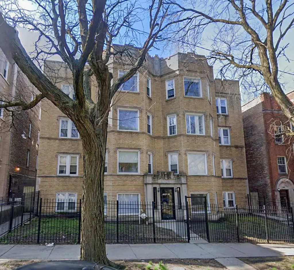 2045 W Arthur Avenue 3e, Chicago, 60645
