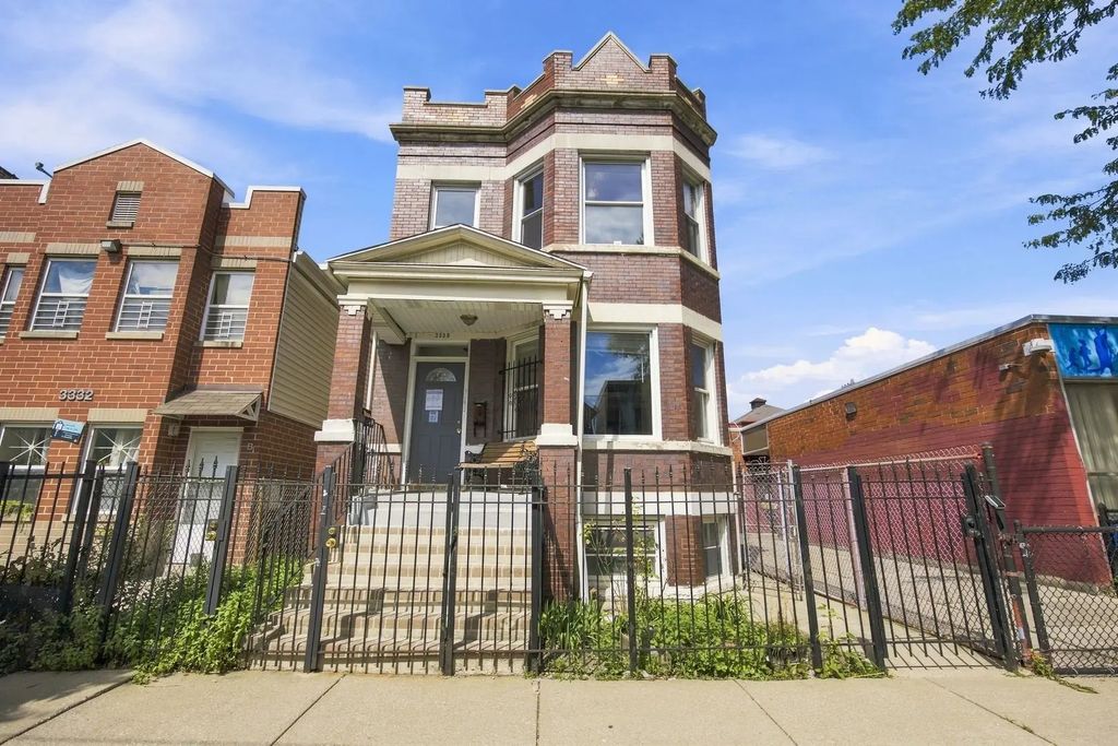 3330 W Evergreen Avenue 2, Chicago, 60651