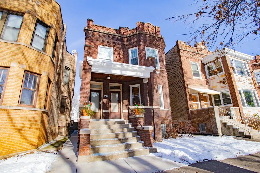 2538 W Gunnison Street 2, Chicago, 60625