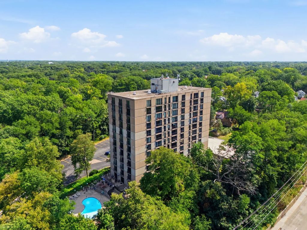 1800 7th Street 2a, East Moline