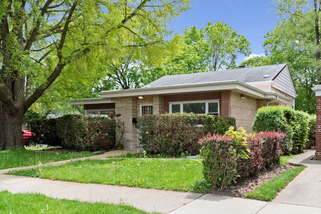 3001 W Chase Avenue, Chicago