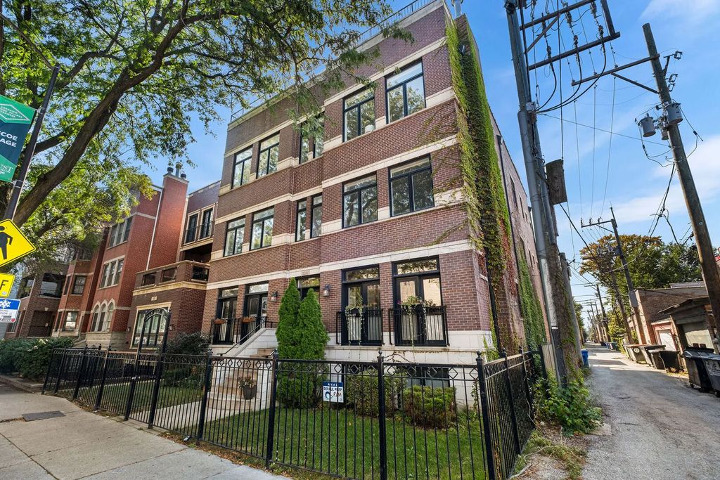 3340 N Damen Avenue 2s, Chicago