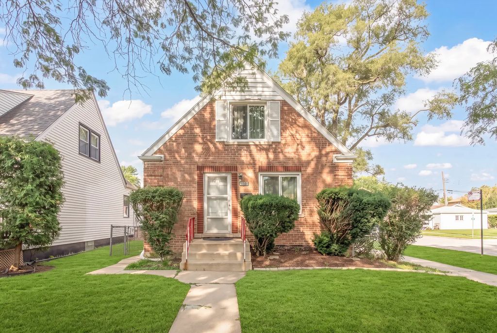 3354 N Paris Avenue, Chicago