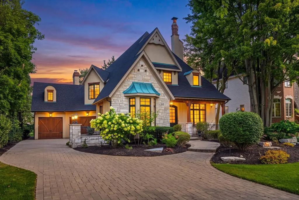 849 E Hillside Road, Naperville