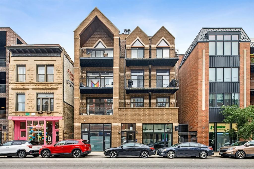 2240 W North Avenue 2e, Chicago, 60647