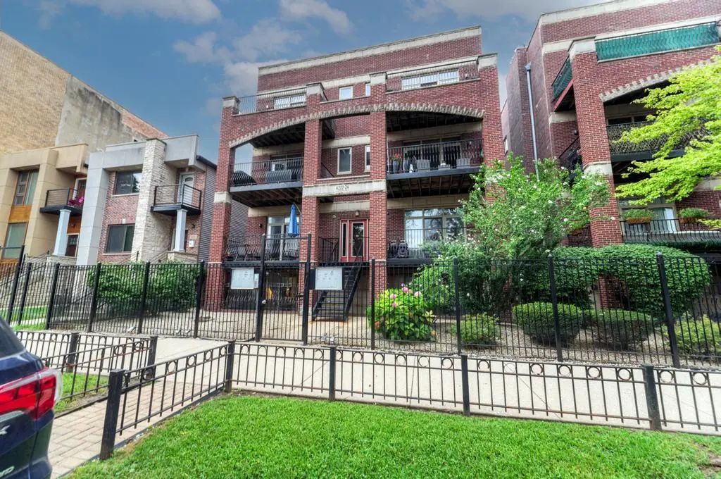 4222 S King Drive 1s, Chicago, 60653