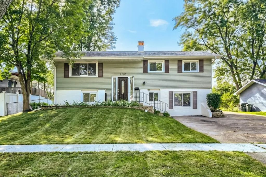 2050 Shepard Road, Hoffman Estates