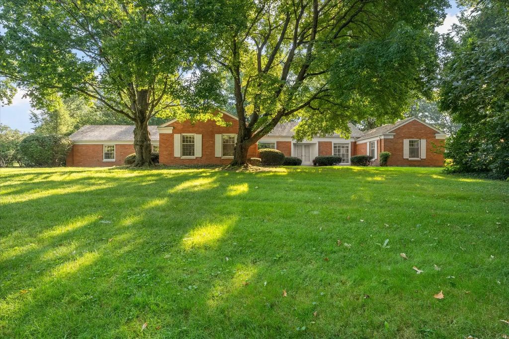 1110 Country Lane, Champaign