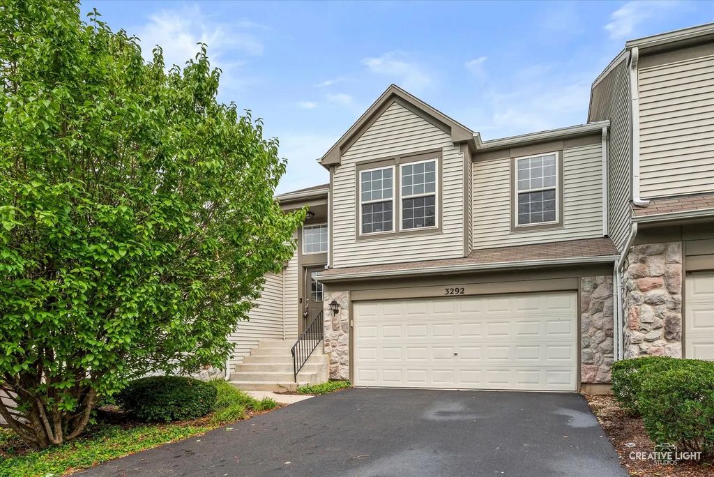 3292 Bromley Lane, Aurora
