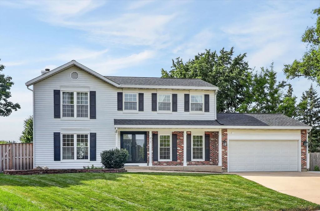 813 Hyde Park Lane, Naperville