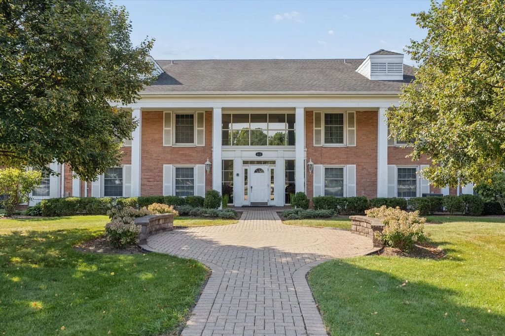 112 Carriage Way Drive 110a, Burr Ridge, 60527