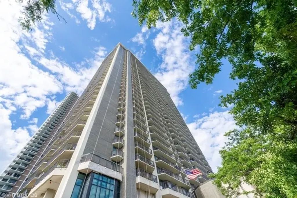 6007 N Sheridan Road 24d, Chicago