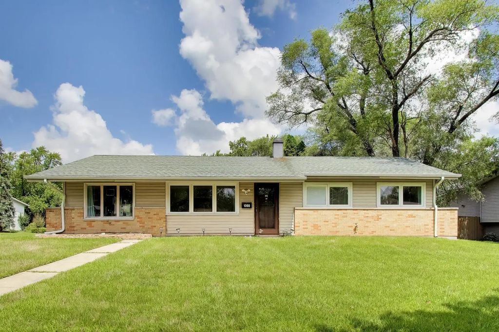 1300 Jefferson Road, Hoffman Estates