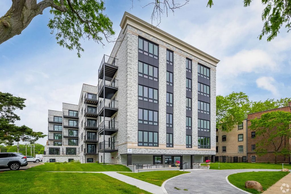 550 Sheridan Square 302, Evanston