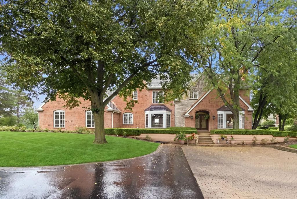 4 S Wynstone Drive, North Barrington