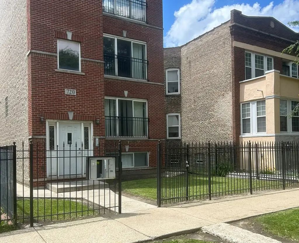 720 N Central Park Avenue 1, Chicago