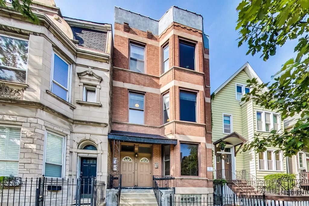 1138 W Addison Street 1, Chicago