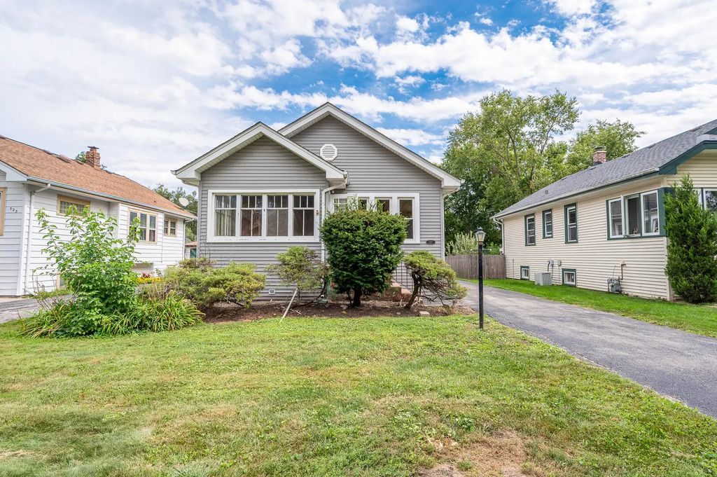 527 S Summit Avenue, Villa Park
